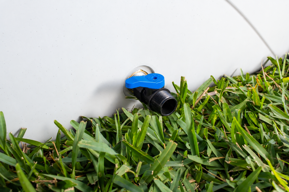 Frozin 400 cold plunge drain and plumbing connection detail